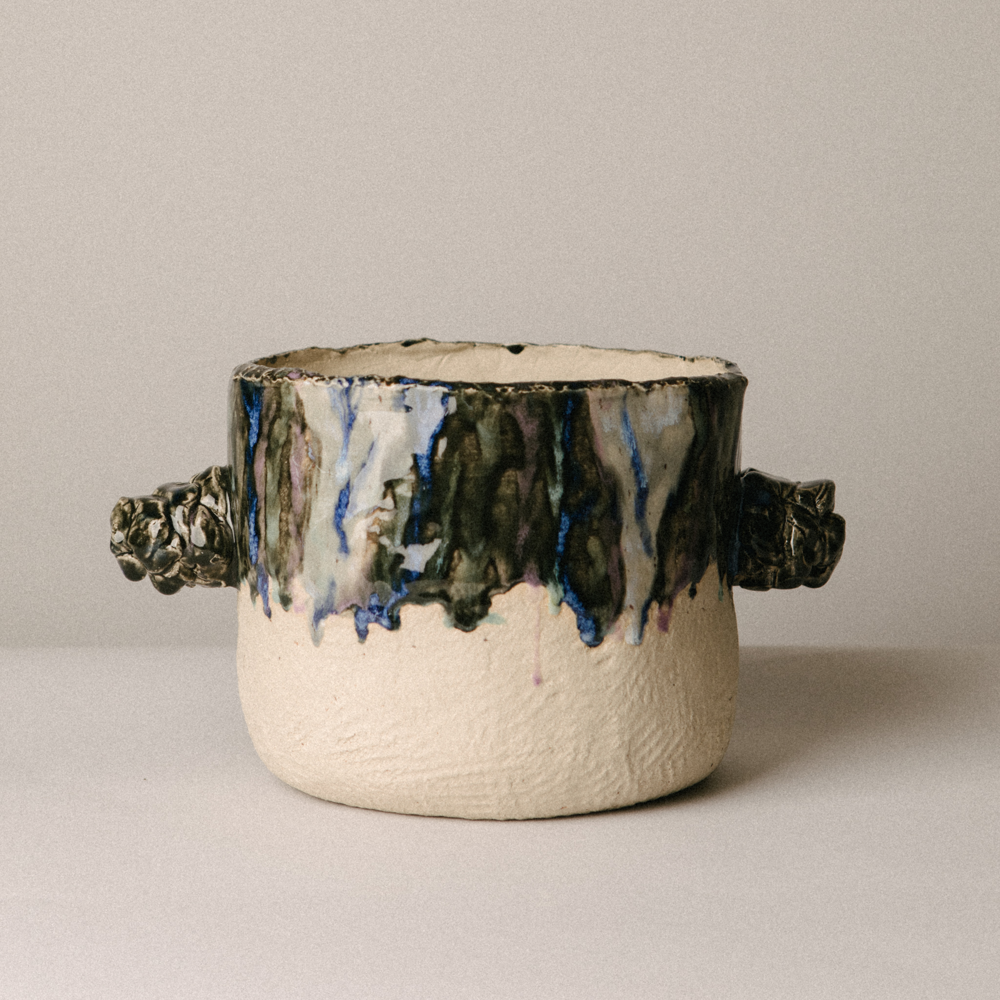 Topf aus Keramik in Beige und Grün